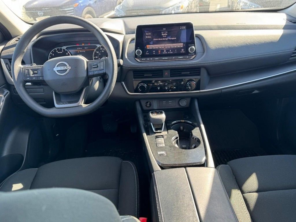 Used 2025 Nissan Rogue S image 11