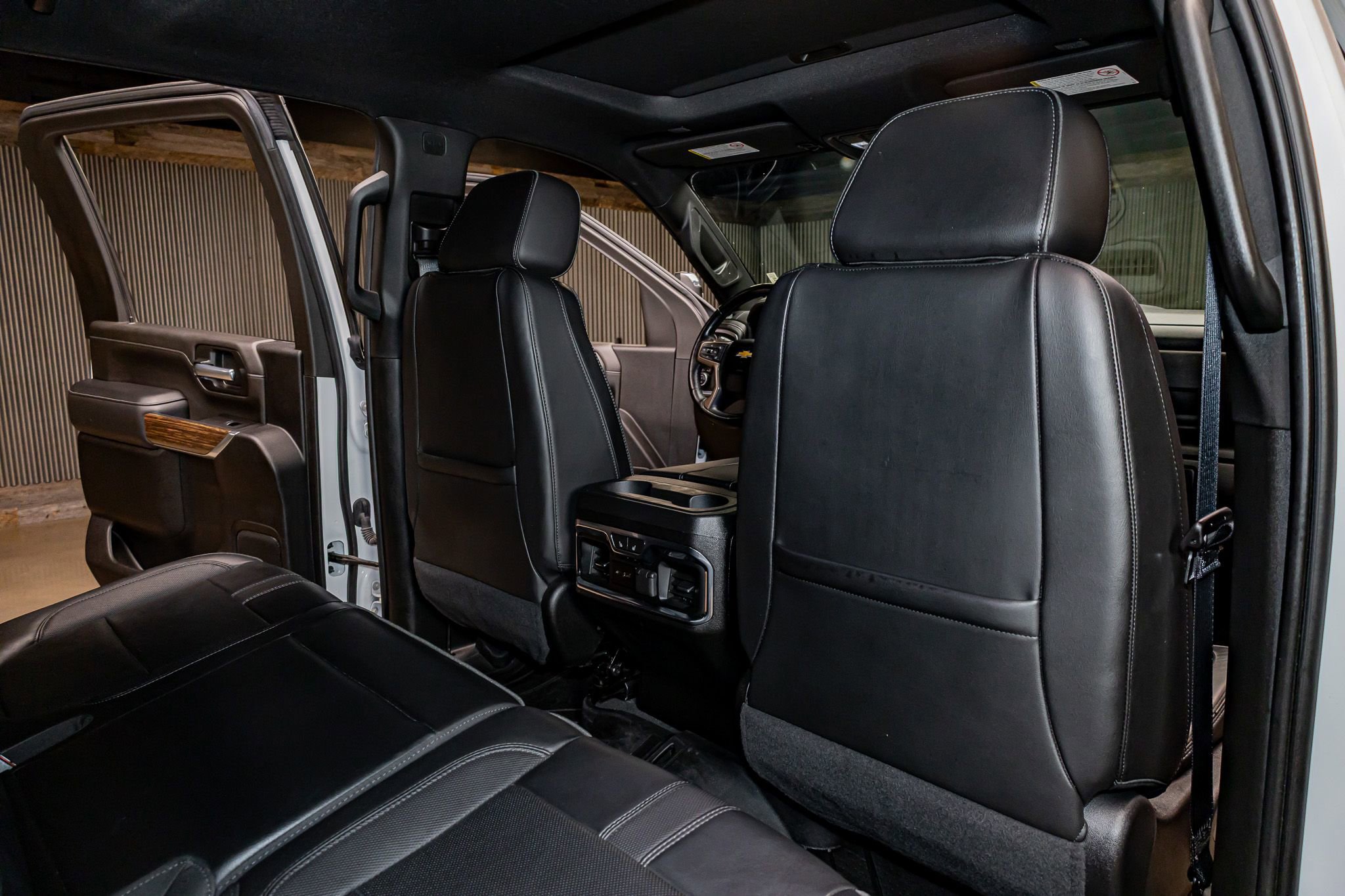 Used 2023 Chevrolet Silverado 3500 High Country w/ Z71 Off-Road Package image 24