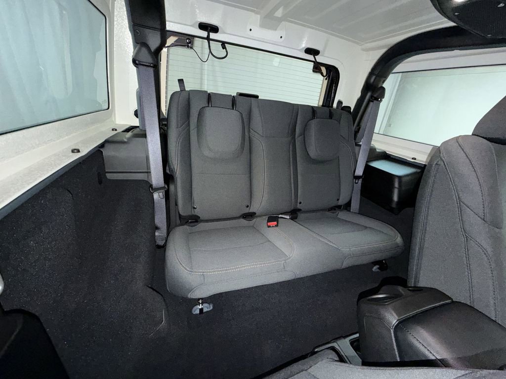 Used 2025 Jeep Wrangler Sport image 4