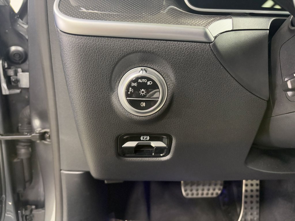 Used 2025 Mercedes-Benz C 43 AMG 4MATIC Sedan image 11