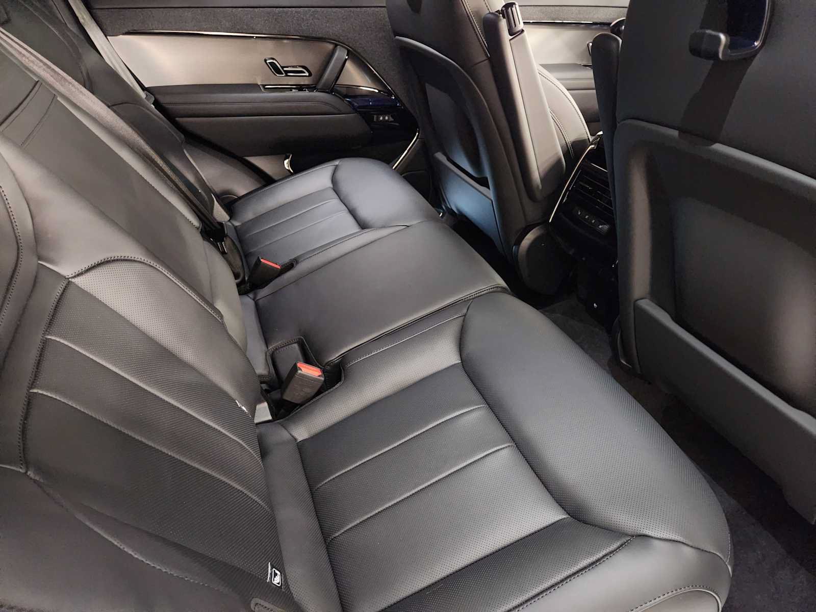 New 2026 Land Rover Range Rover Sport Dynamic SE AWD/4WD image 30