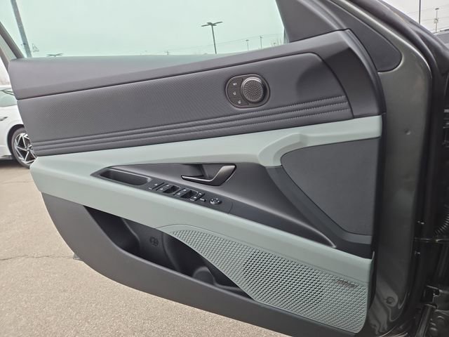 New 2026 Hyundai Elantra Limited image 24
