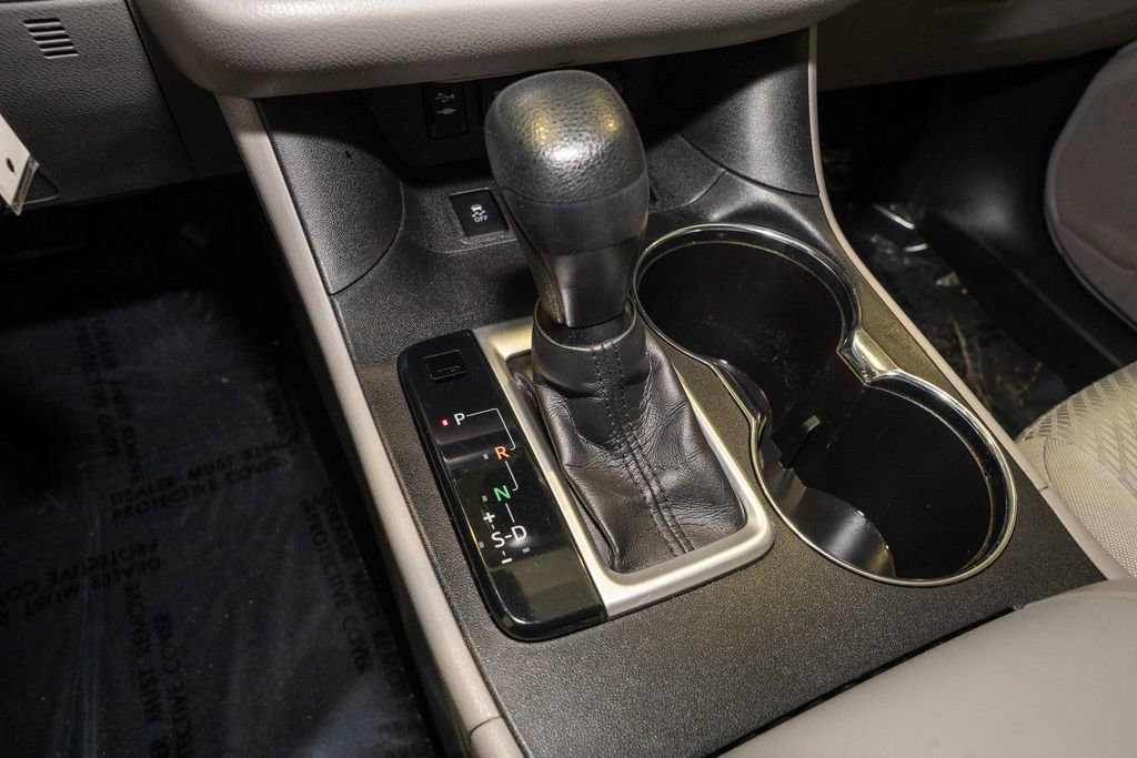 Used 2017 Toyota Highlander LE image 16