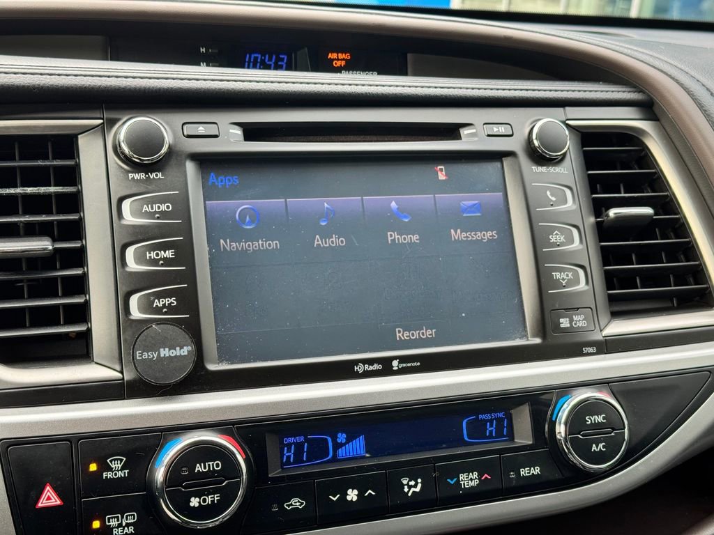 Used 2015 Toyota Highlander XLE image 25