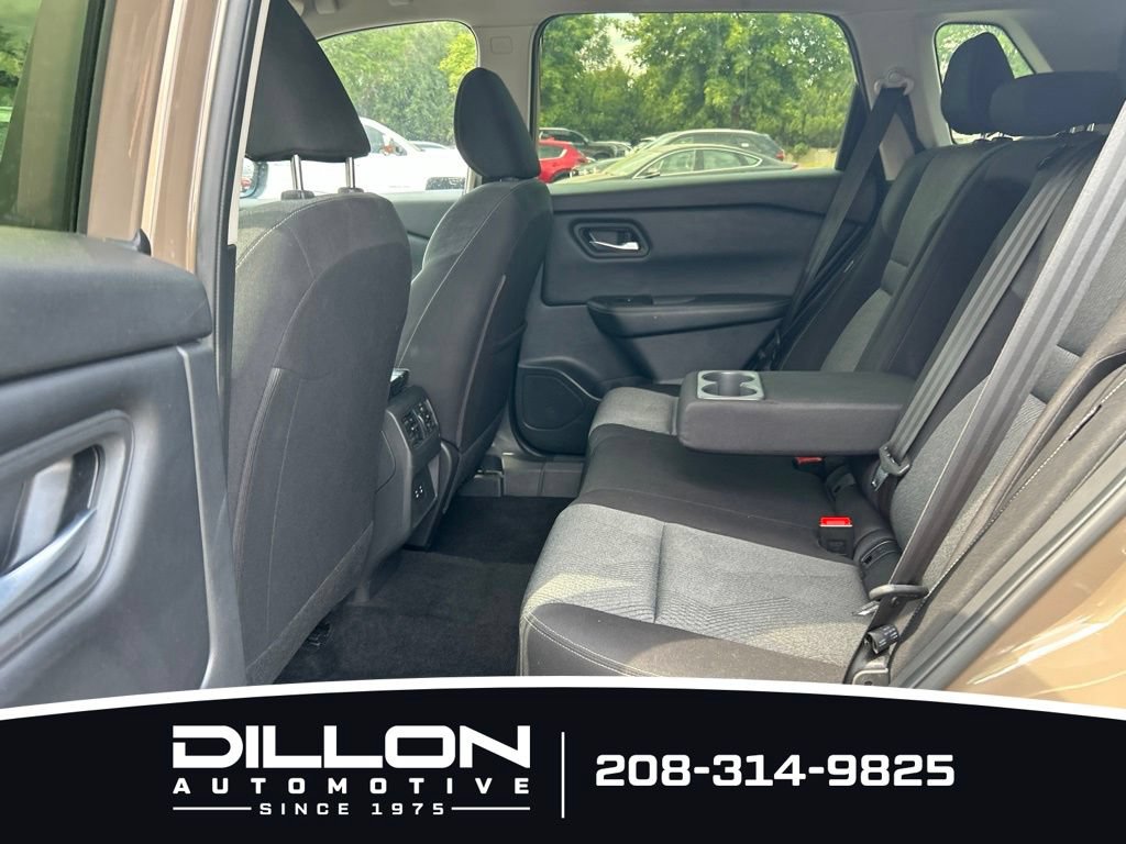 Used 2025 Nissan Rogue SV AWD/4WD image 9