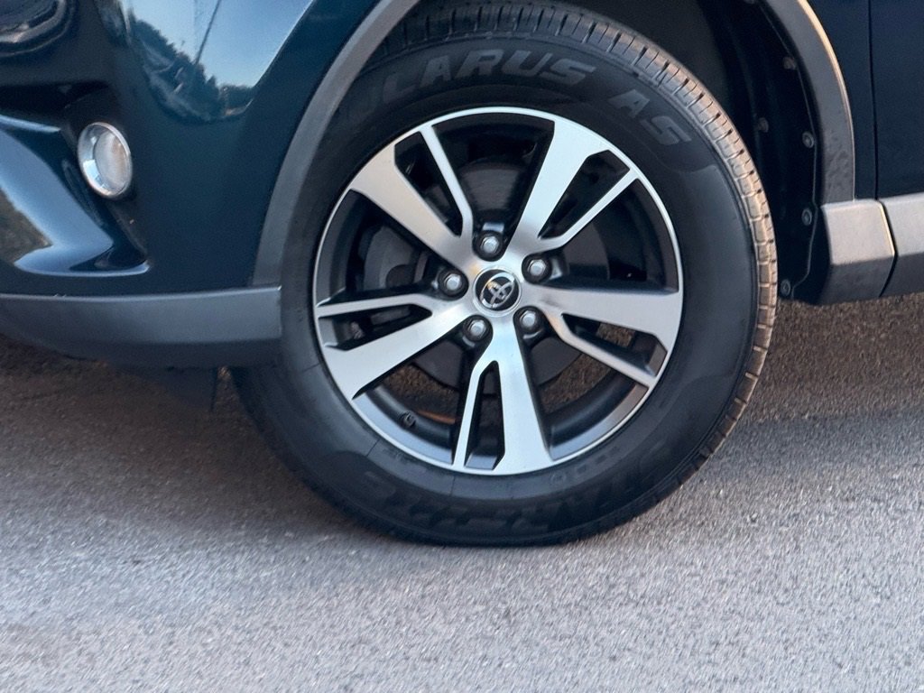 Used 2018 Toyota RAV4 XLE image 25