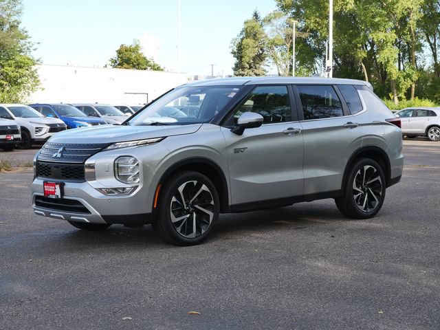Used 2024 Mitsubishi Outlander SE AWD/4WD image 2