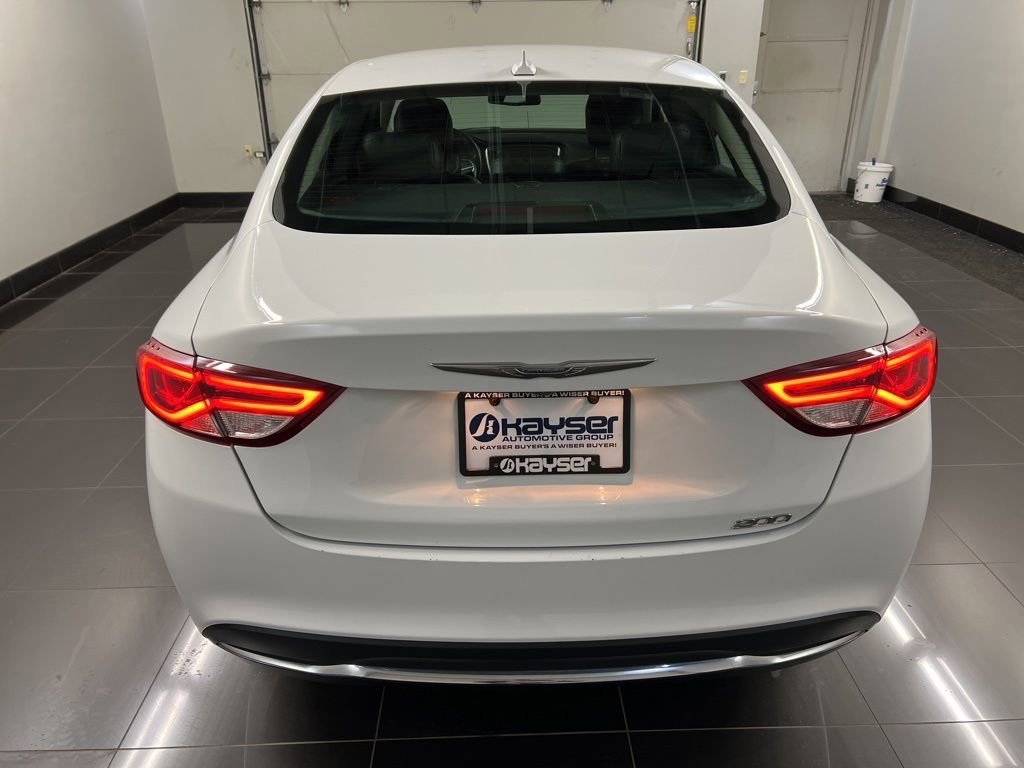 Used 2017 Chrysler 200 Limited Platinum image 5