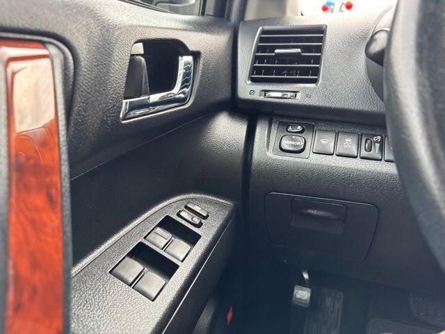 Used 2013 Toyota Highlander Limited AWD/4WD image 19