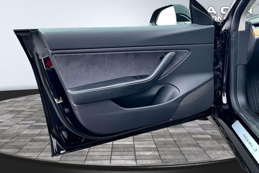 Used 2019 Tesla Model 3 Long Range image 22