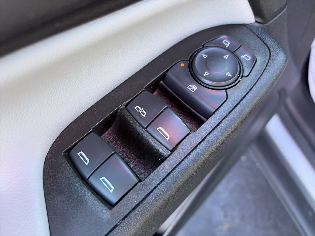 Used 2023 Chevrolet Equinox LS FWD image 16