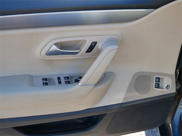 Used 2013 Volkswagen CC Lux image 16