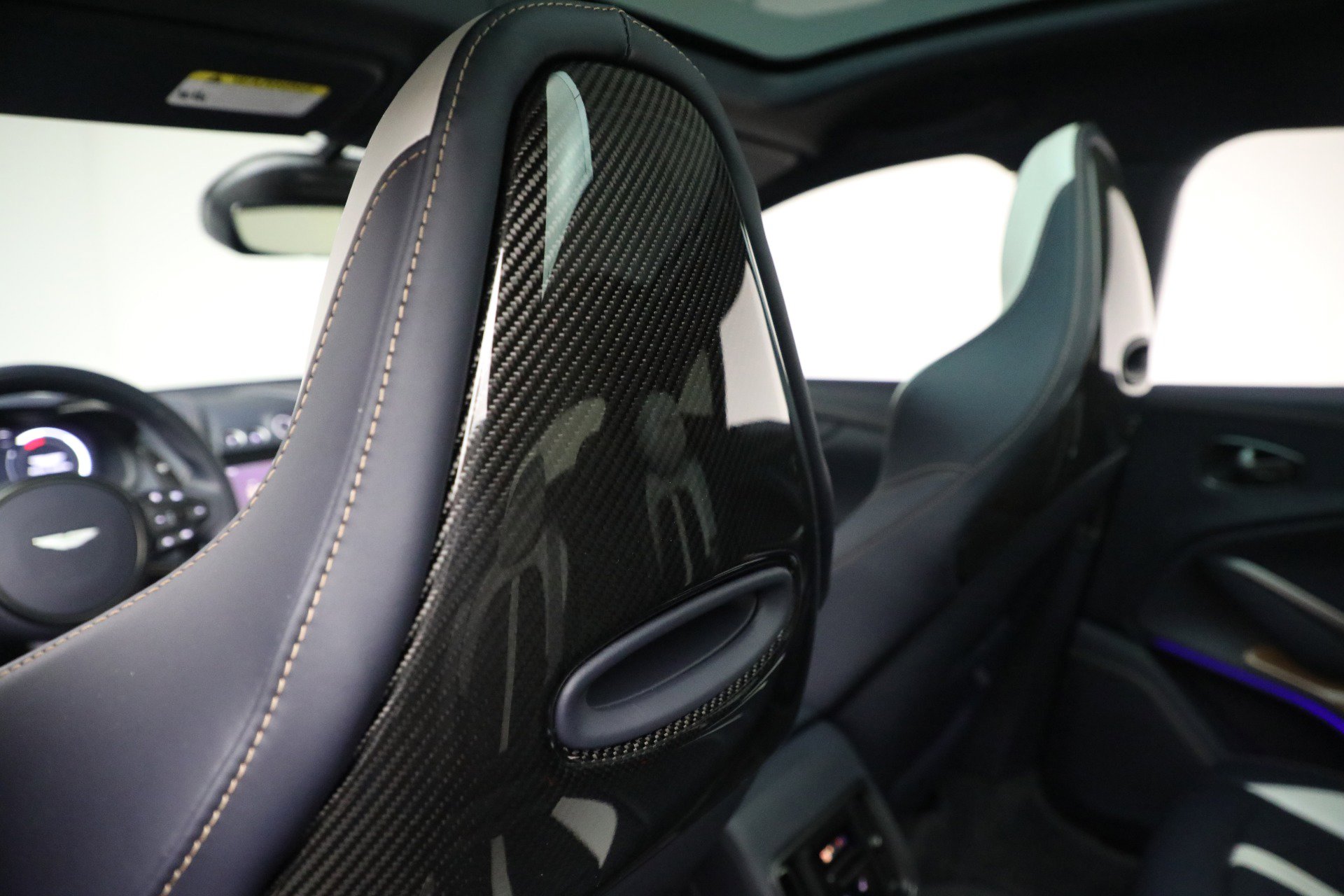 Used 2024 Aston Martin DBX 707 image 32