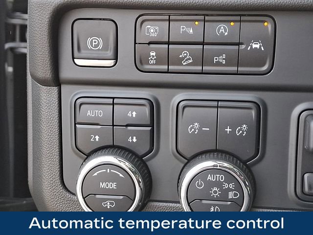 Used 2025 Chevrolet Tahoe High Country AWD/4WD image 9