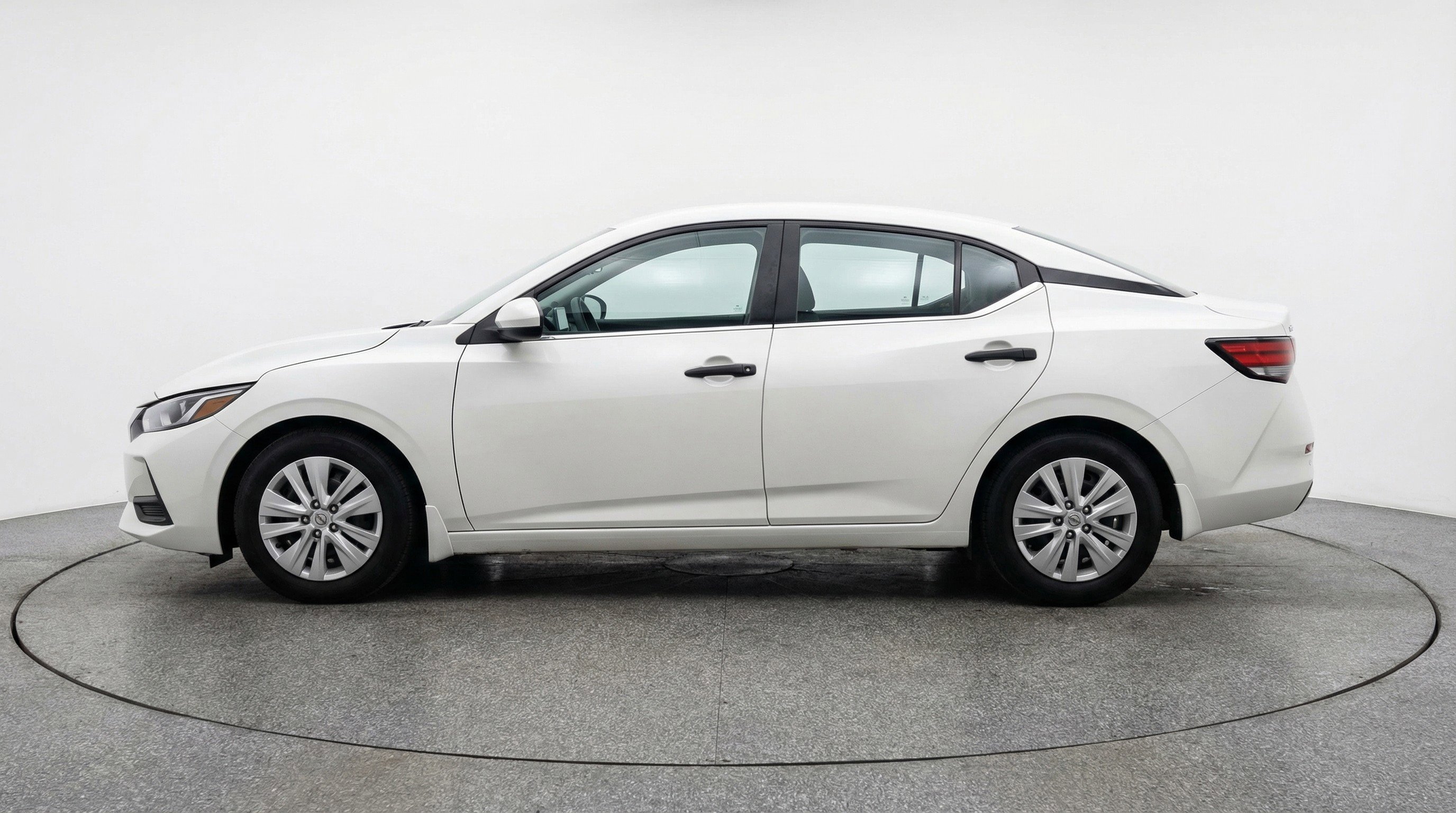 Used 2025 Nissan Sentra S image 5