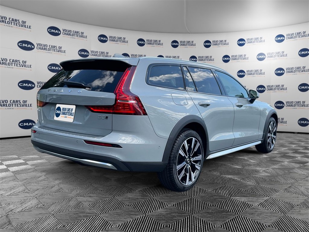 New 2026 Volvo V60 B5 Cross Country Ultra w/ Protection Package Premier image 5