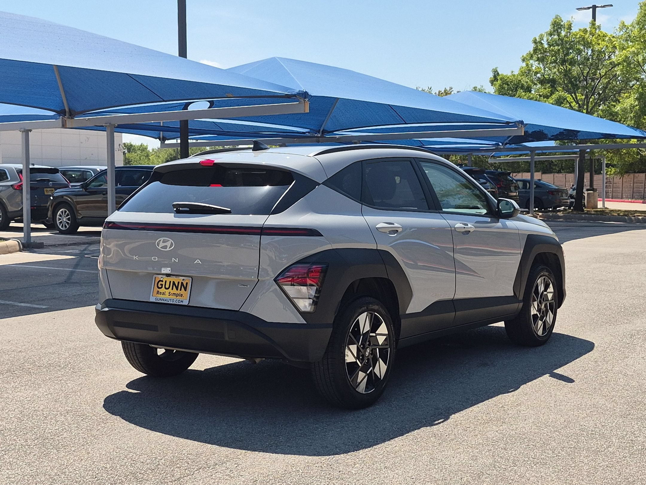 Used 2024 Hyundai Kona SEL AWD/4WD image 3