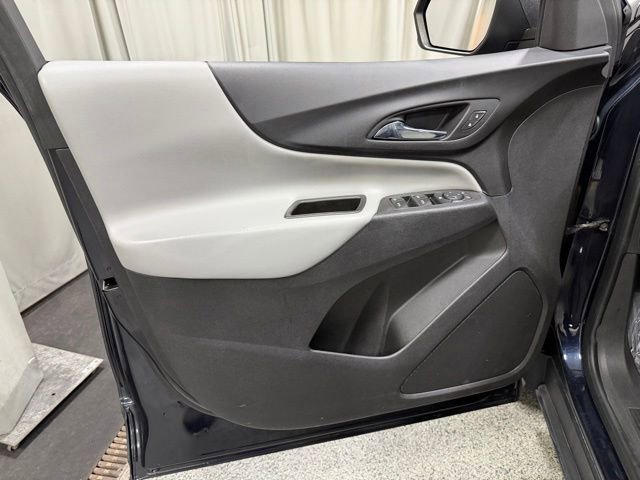Used 2020 Chevrolet Equinox LS FWD image 16