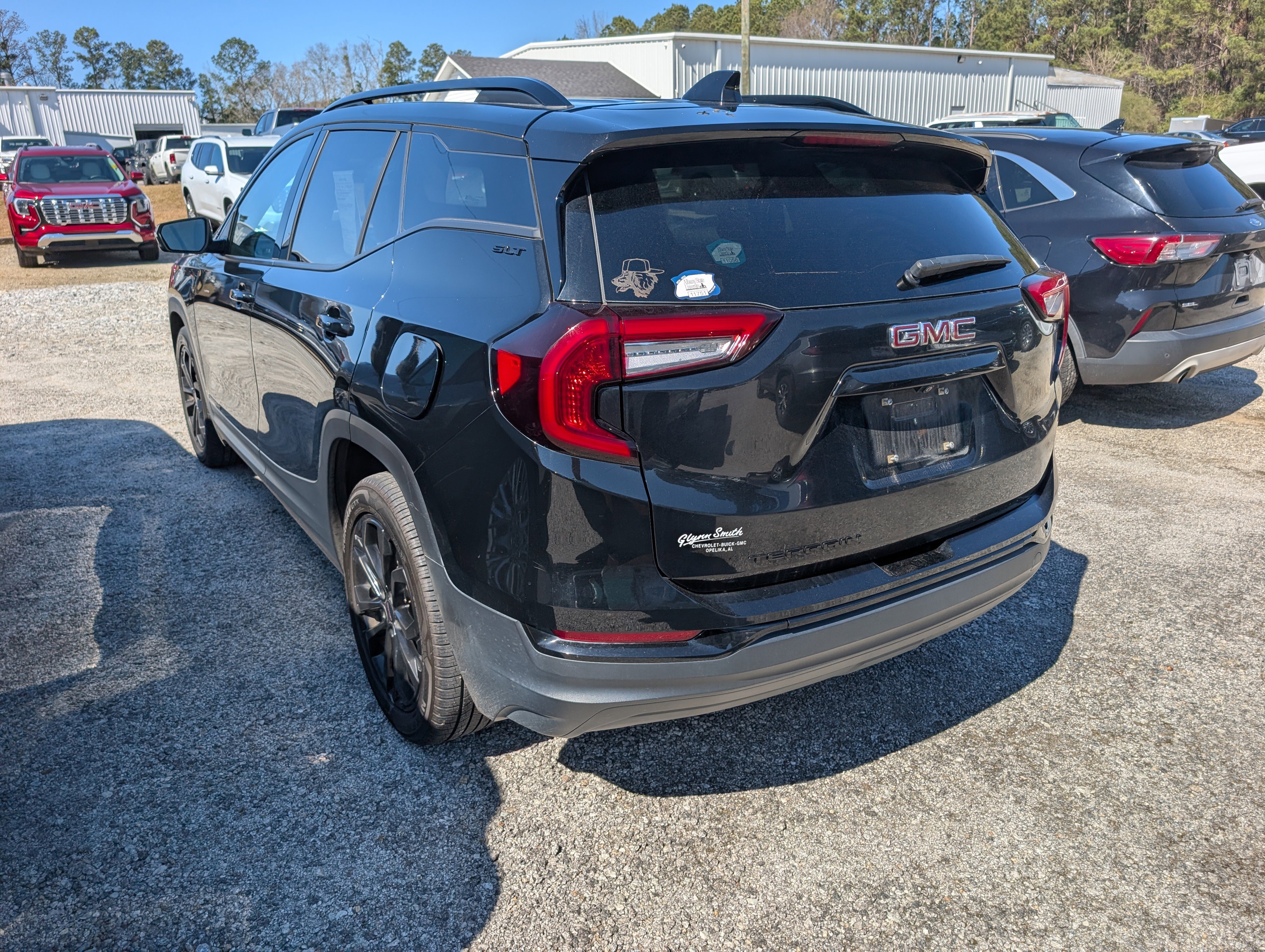 Used 2022 GMC Terrain SLT w/ Elevation Edition image 4
