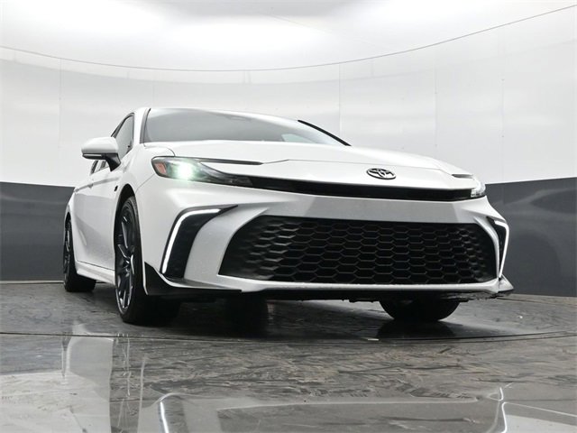 Used 2025 Toyota Camry SE w/ Convenience Package image 28