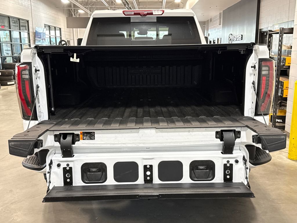 Used 2025 GMC Sierra 3500 AT4 w/ AT4 Premium Plus Package image 7