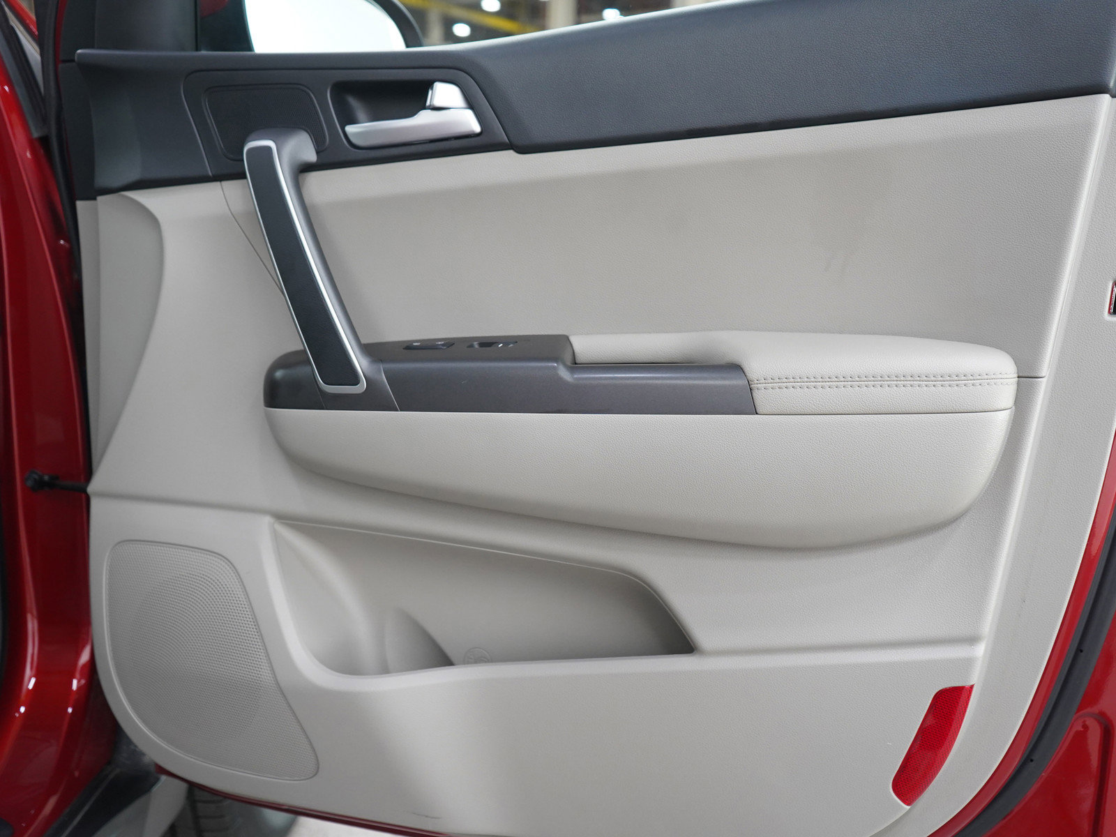 Used 2020 Kia Sportage LX image 9