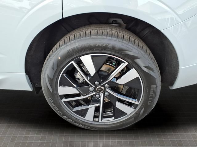 New 2026 Volvo XC60 B5 Plus w/ Protection Package Premier AWD/4WD image 10