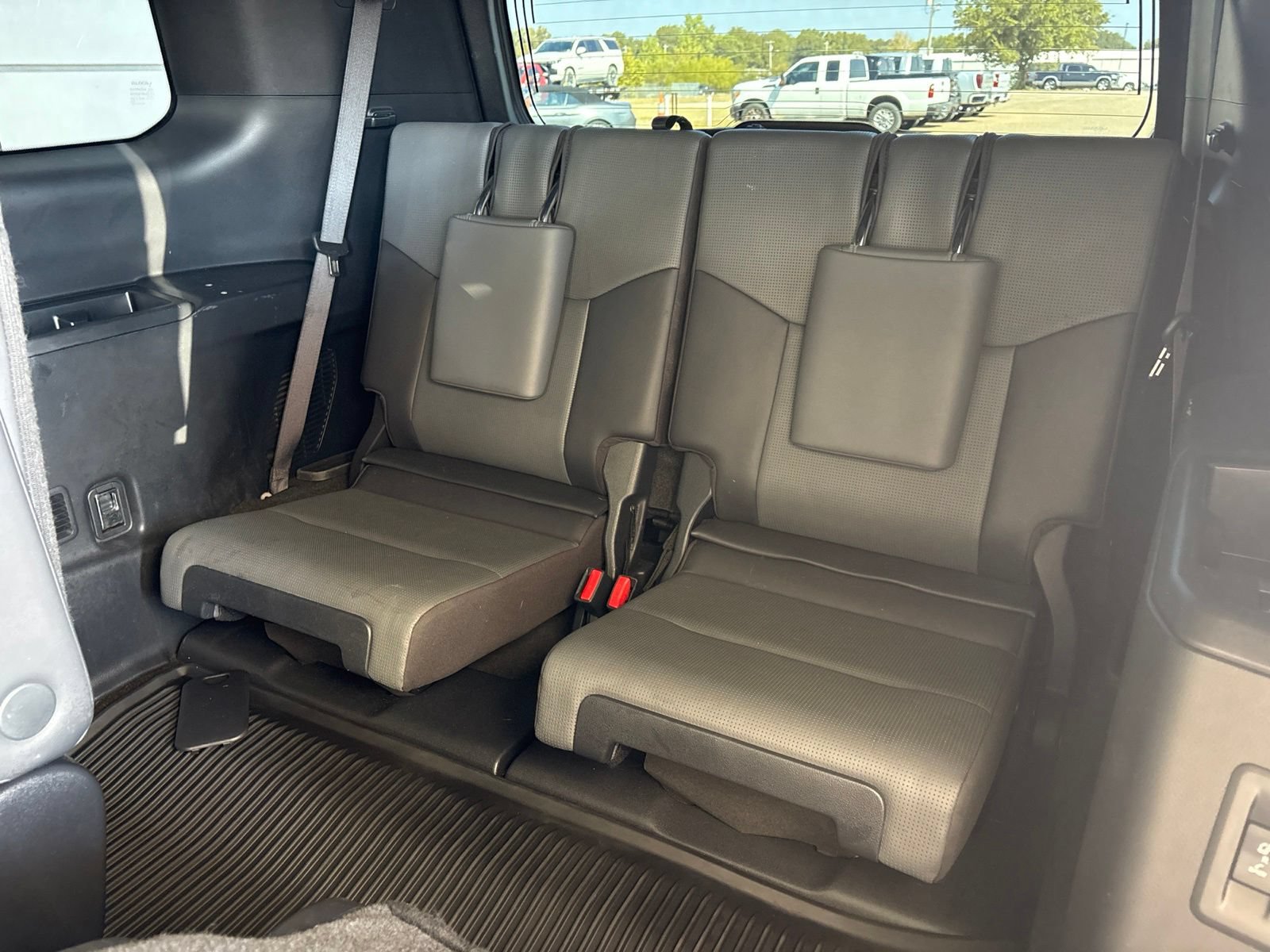 Used 2024 Lexus GX 550 w/ Accessory Package (2T) AWD/4WD image 19