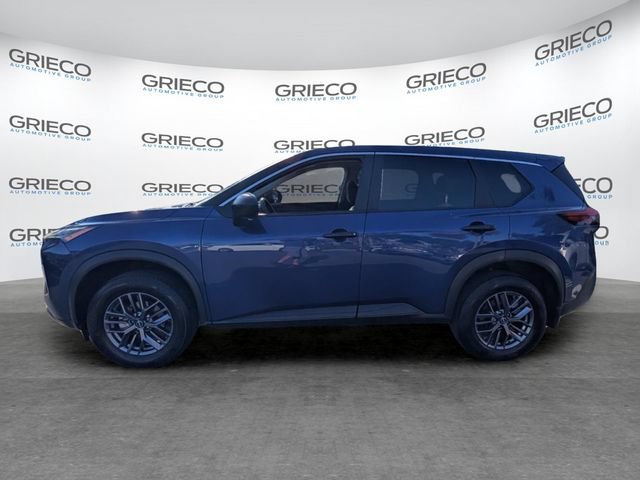 Used 2023 Nissan Rogue S AWD/4WD image 4