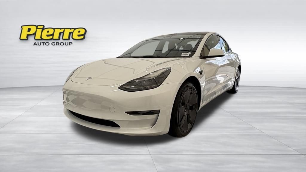 Used 2023 Tesla Model 3 Standard Range image 1