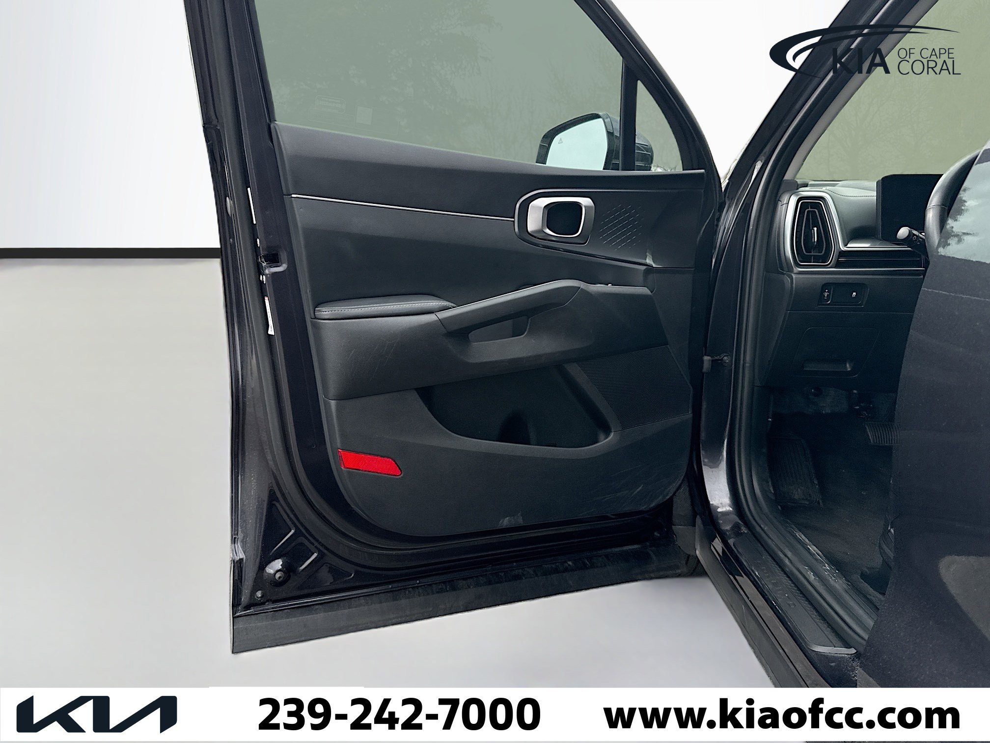 Certified 2025 Kia Sorento S image 22