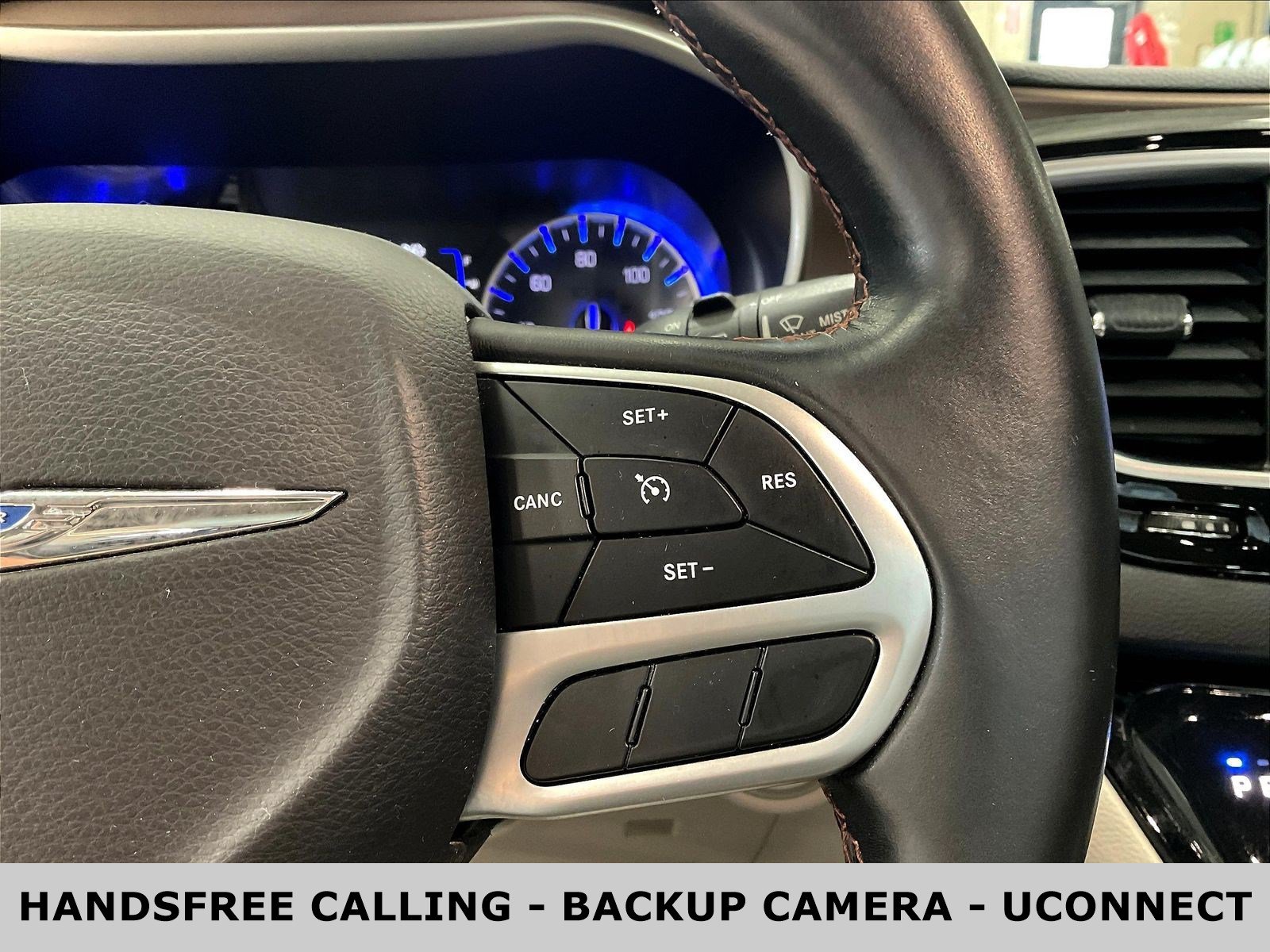 Used 2018 Chrysler Pacifica Touring-L FWD image 12