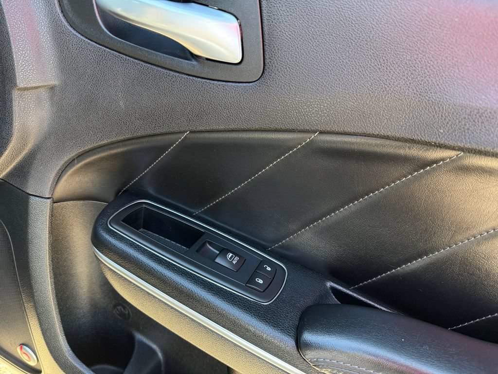 Used 2016 Dodge Charger R/T w/ Plus Group RWD image 39