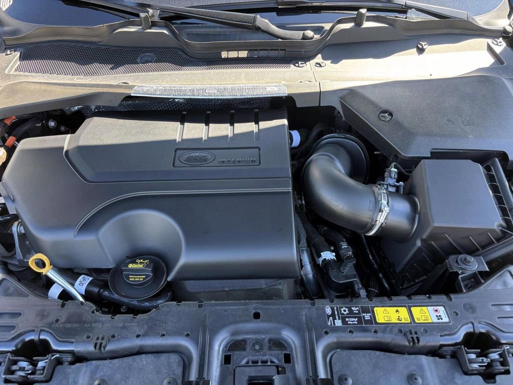 Certified 2025 Land Rover Range Rover Evoque Dynamic SE image 24