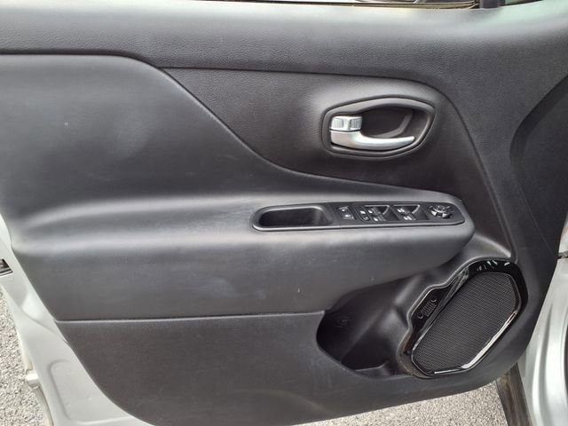 Used 2019 Jeep Renegade Altitude w/ Quick Order Package 2XM image 13