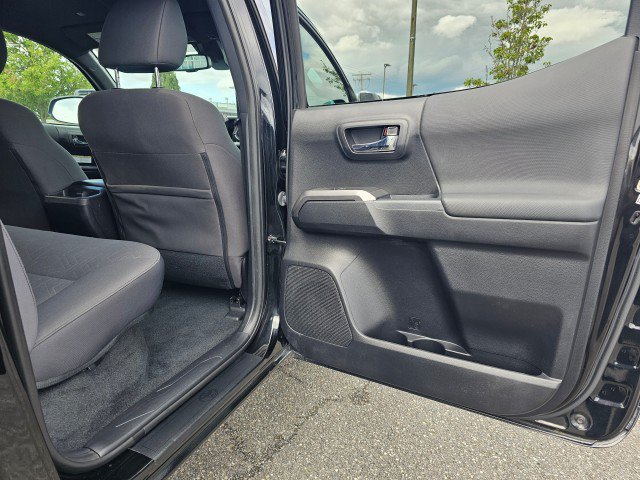 Used 2019 Toyota Tacoma TRD Off-Road AWD/4WD image 15