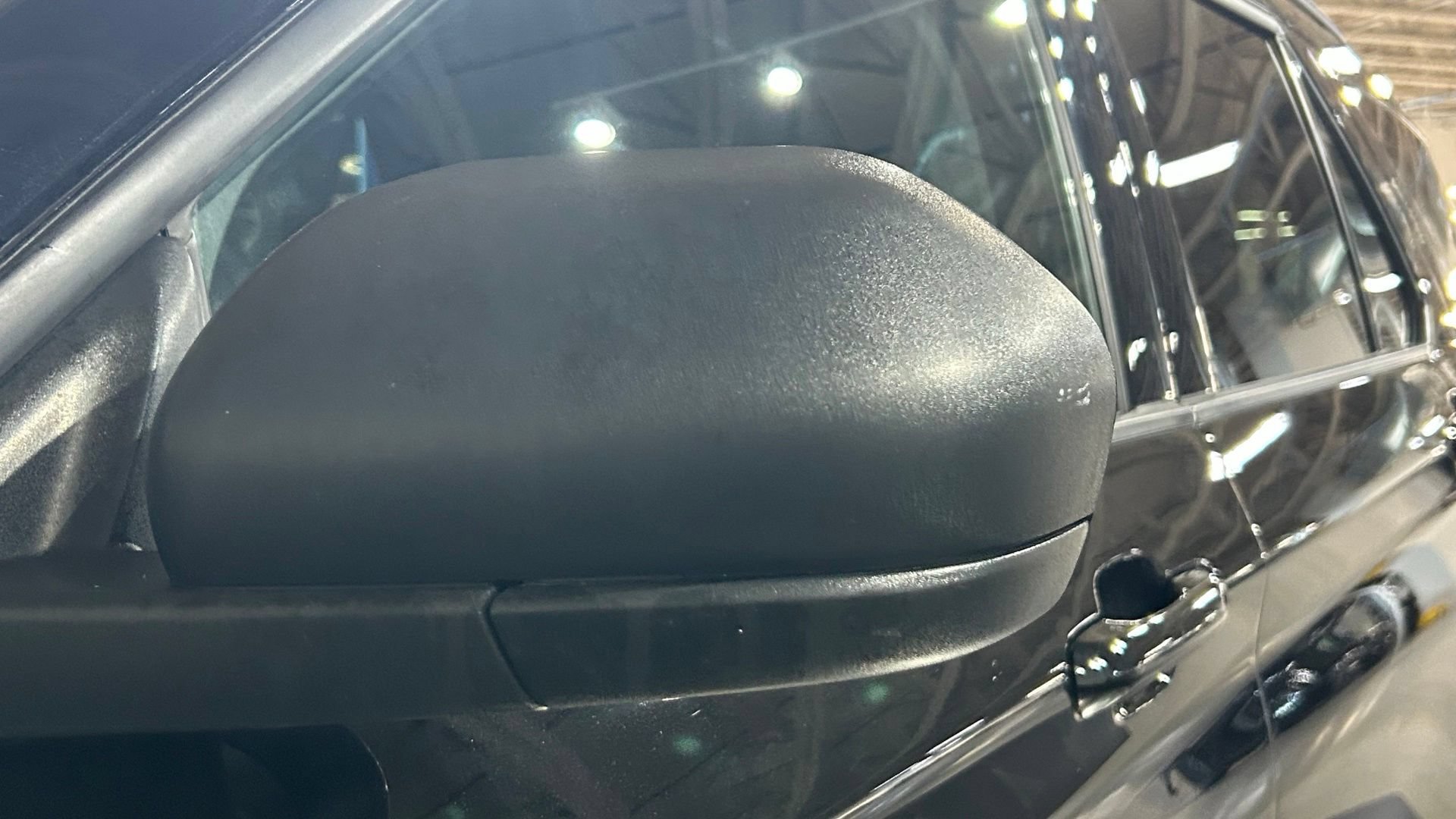Used 2022 Ford Explorer XLT w/ Equipment Group 202A AWD/4WD image 22