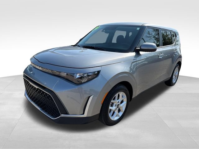 Certified 2024 Kia Soul LX w/ Option Group 015 FWD image 3