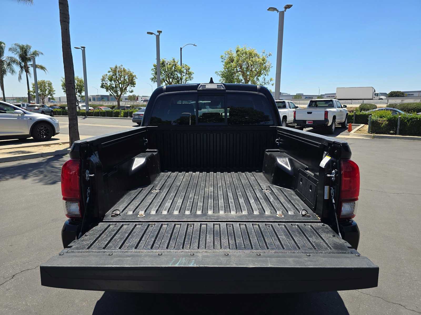 Used 2023 Toyota Tacoma SR AWD/4WD image 16