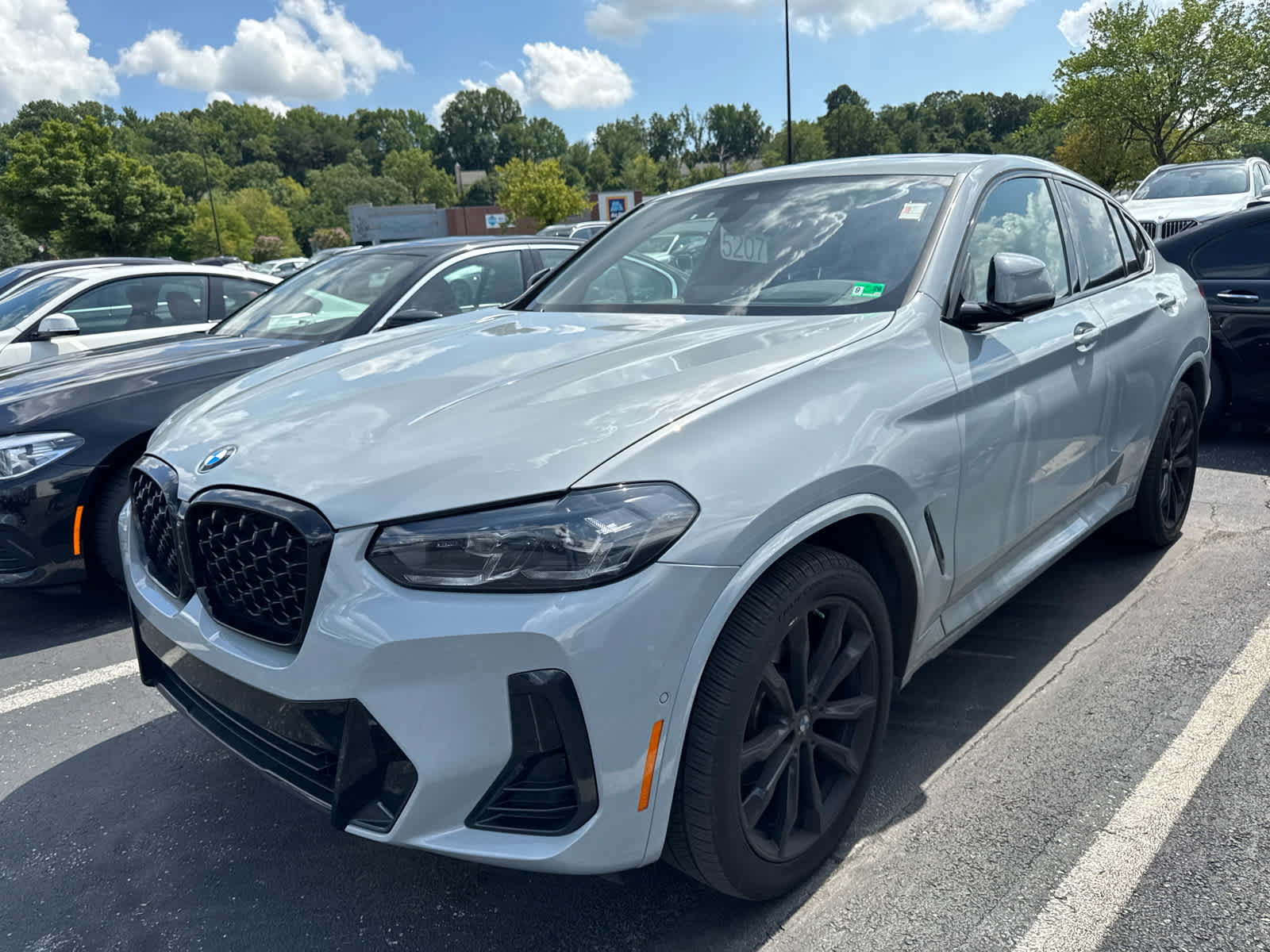 Used 2024 BMW X4 xDrive30i w/ Premium Package AWD/4WD image 4