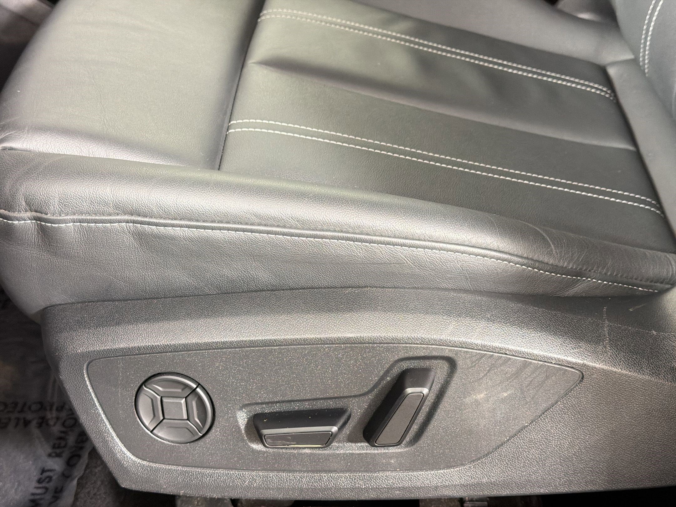 Certified 2025 Audi Q4 e-tron Premium w/ Convenience Package image 14