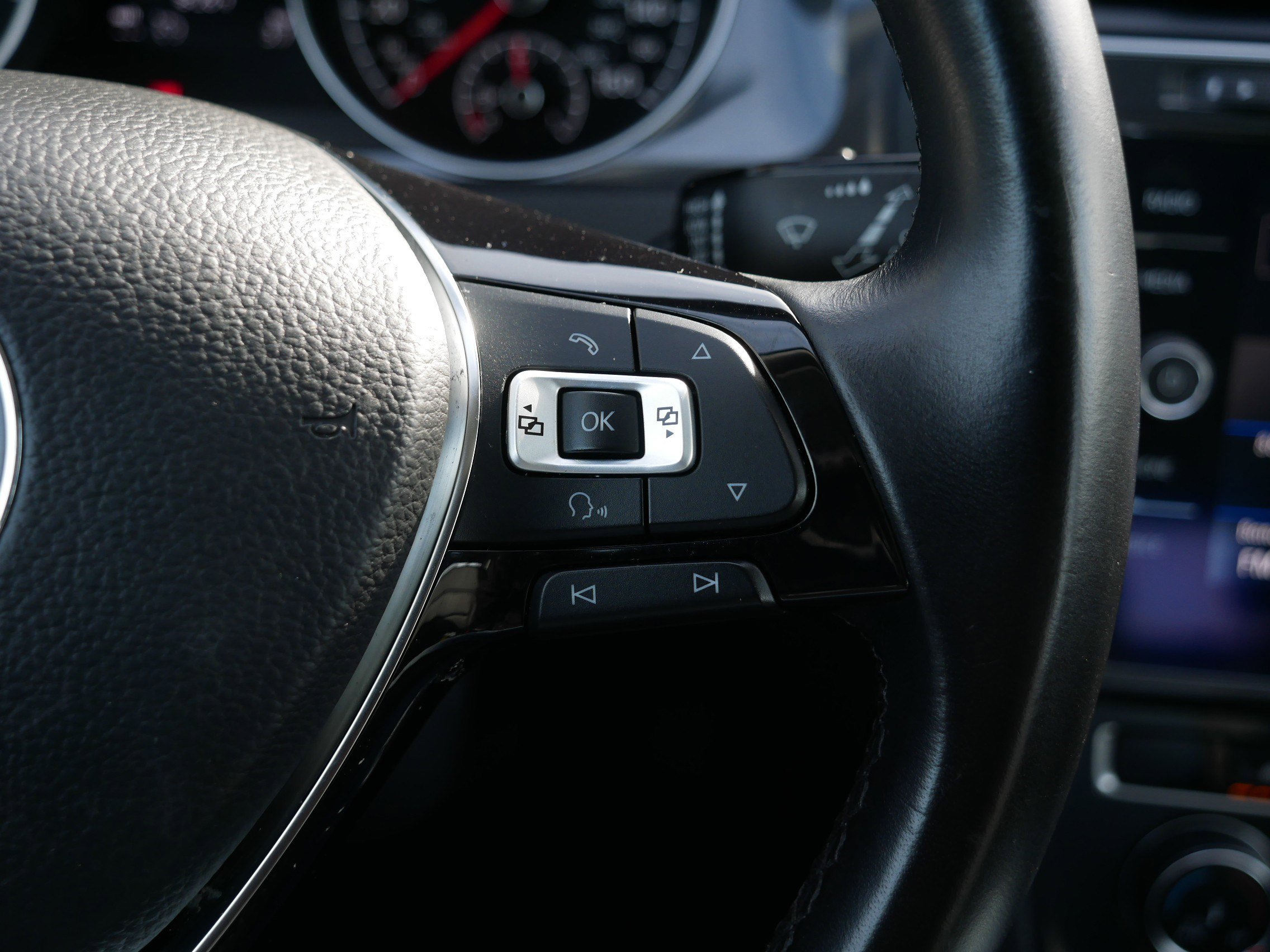 Used 2018 Volkswagen Golf SE image 30