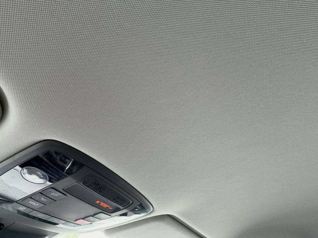 Used 2025 Kia Carnival EX FWD image 27