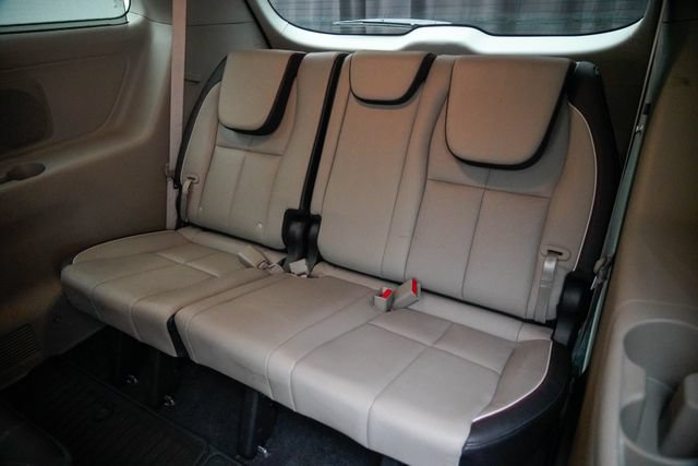 Used 2019 Kia Sedona EX FWD image 25