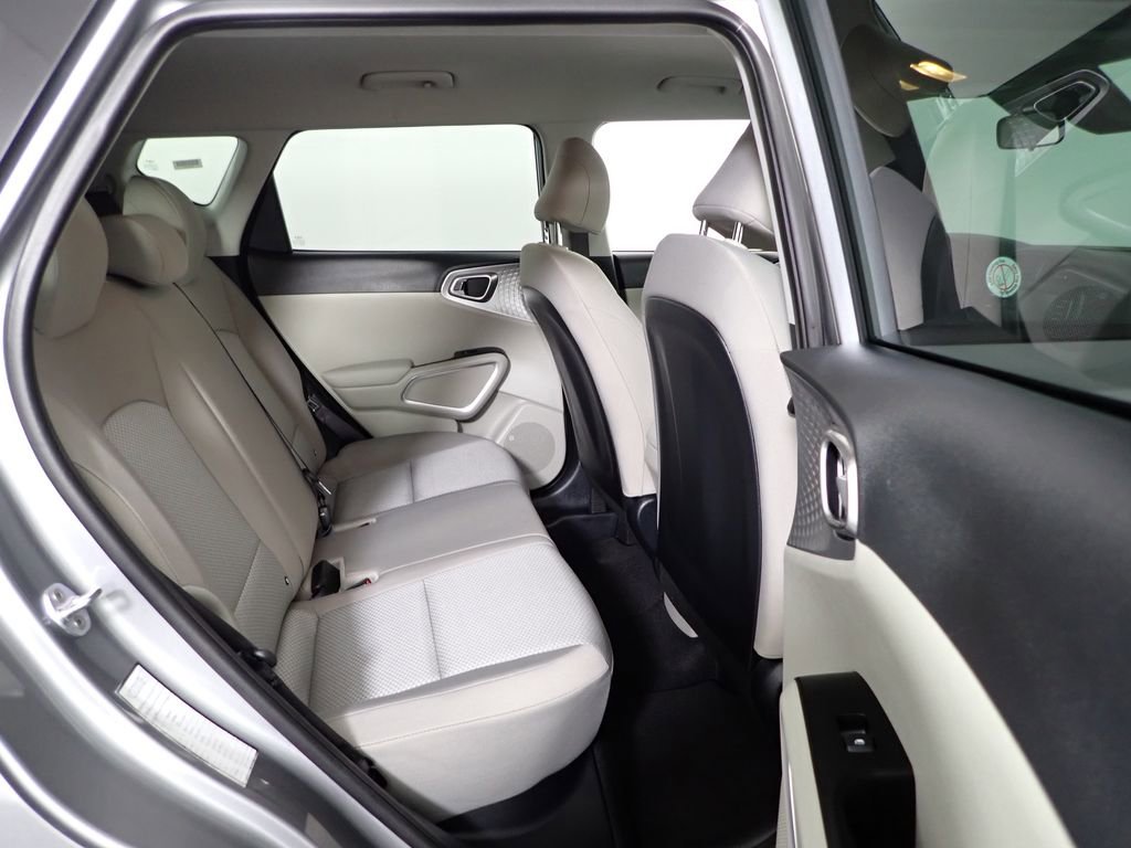 Used 2025 Kia Soul LX w/ LX Technology Package image 40