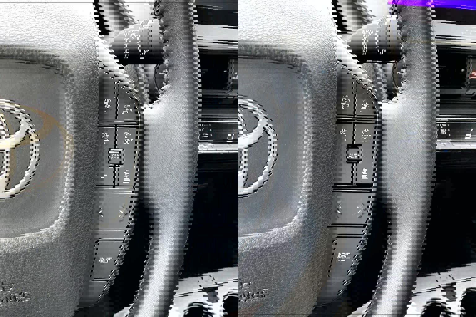 Used 2024 Toyota Prius LE image 24