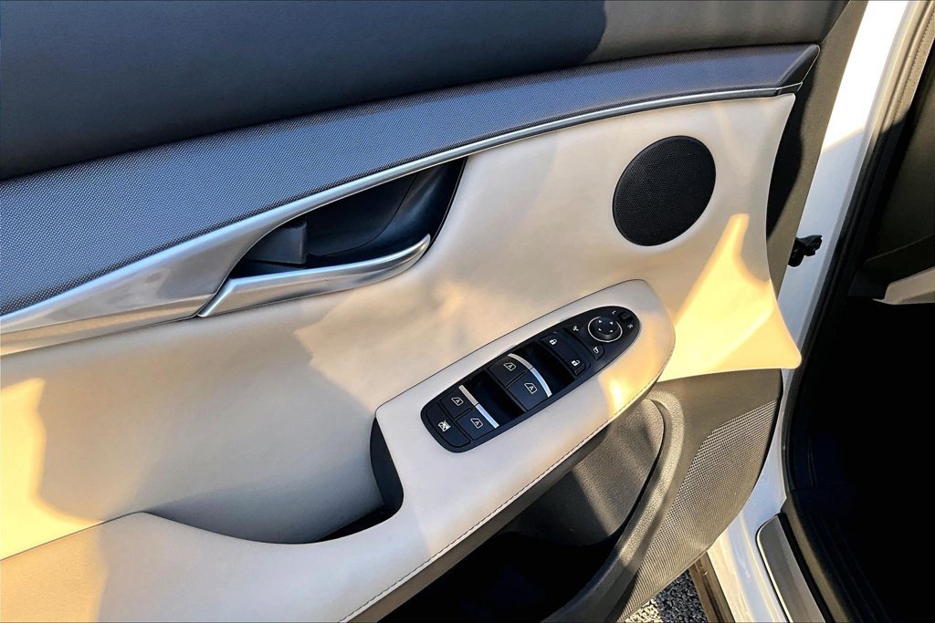 Certified 2022 INFINITI QX50 Luxe FWD image 48