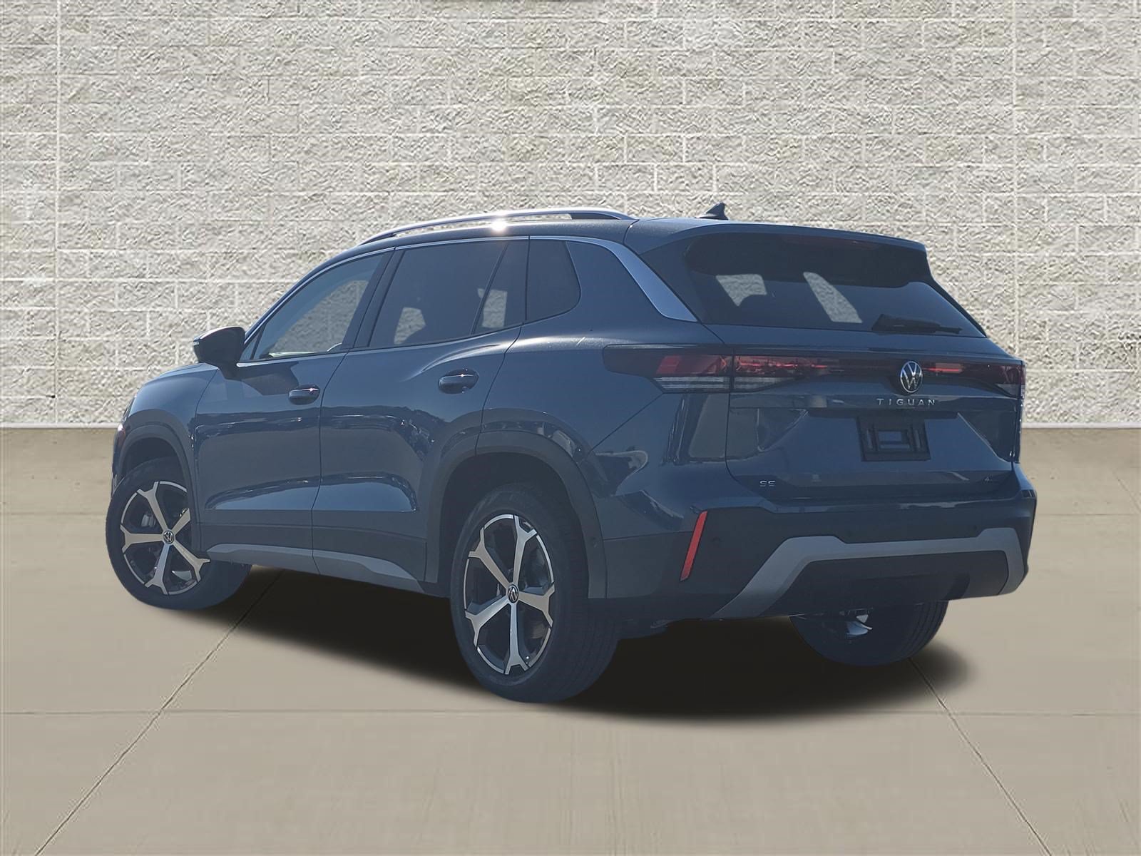 New 2026 Volkswagen Tiguan SE AWD/4WD image 5