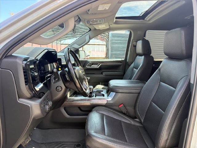 Used 2023 Chevrolet Silverado 1500 LTZ w/ LTZ Premium Package AWD/4WD image 11