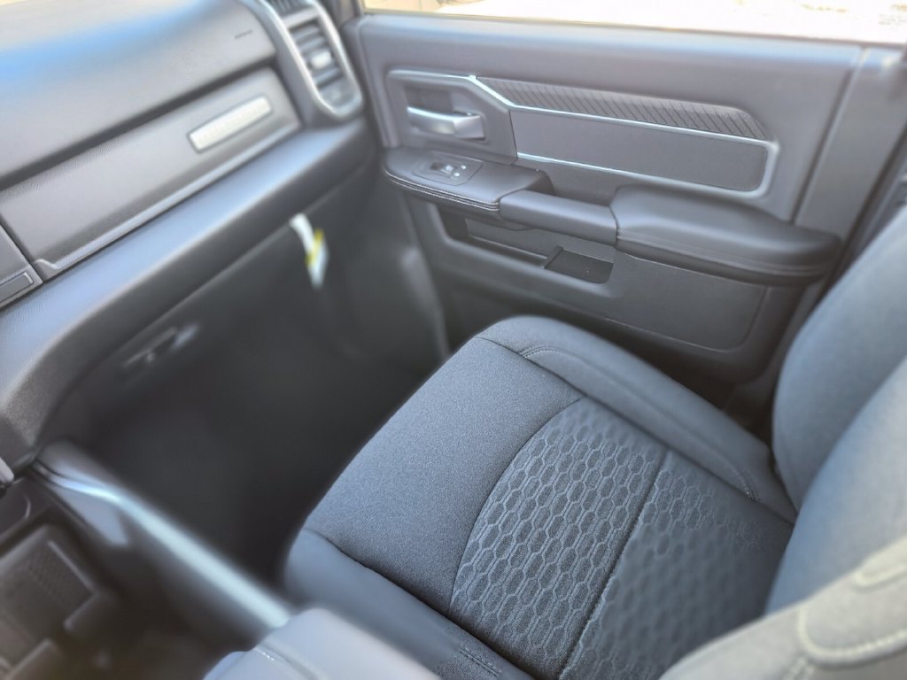 New 2026 RAM 2500 Big Horn AWD/4WD image 15